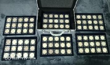 Stříbrná mince levantsky tolar