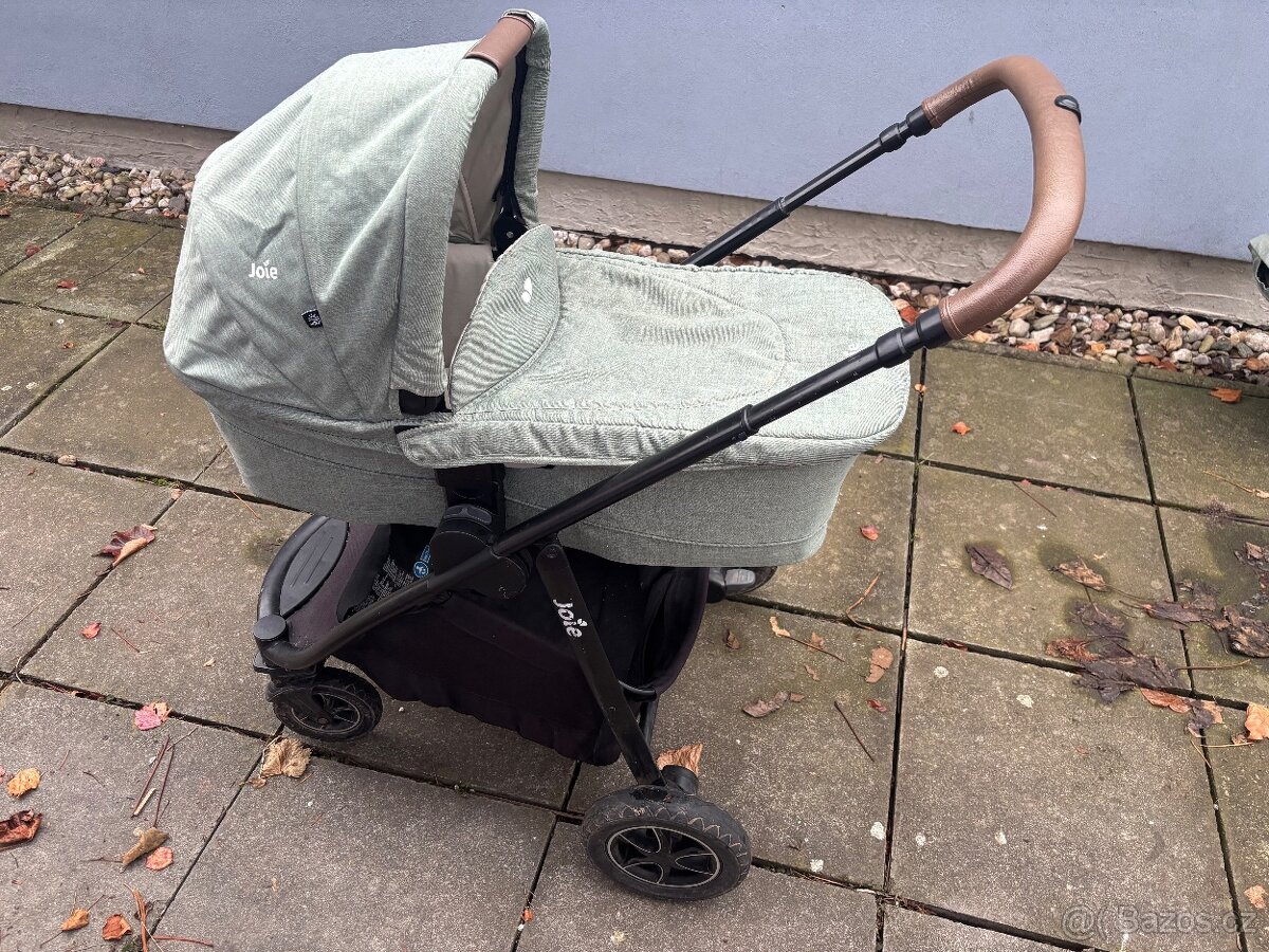 Zelený kočárek 2v1 Joie Versatrax