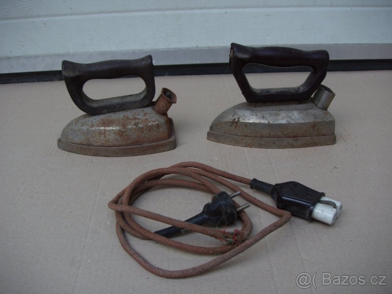 Žehlička, 2 kusy, 1 přívodní šňůra, 6 x foto