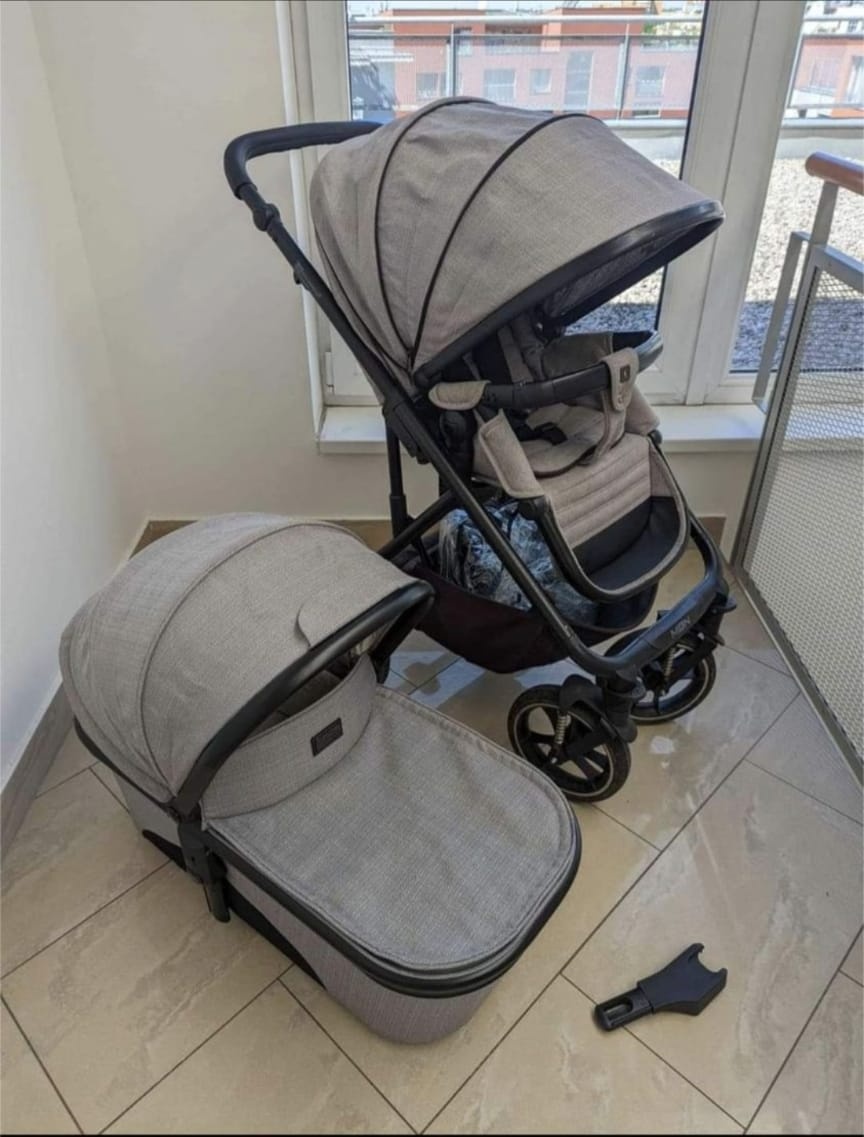 Kočárek Moon Nuova dvojkombinace s redukcí na autosedačku