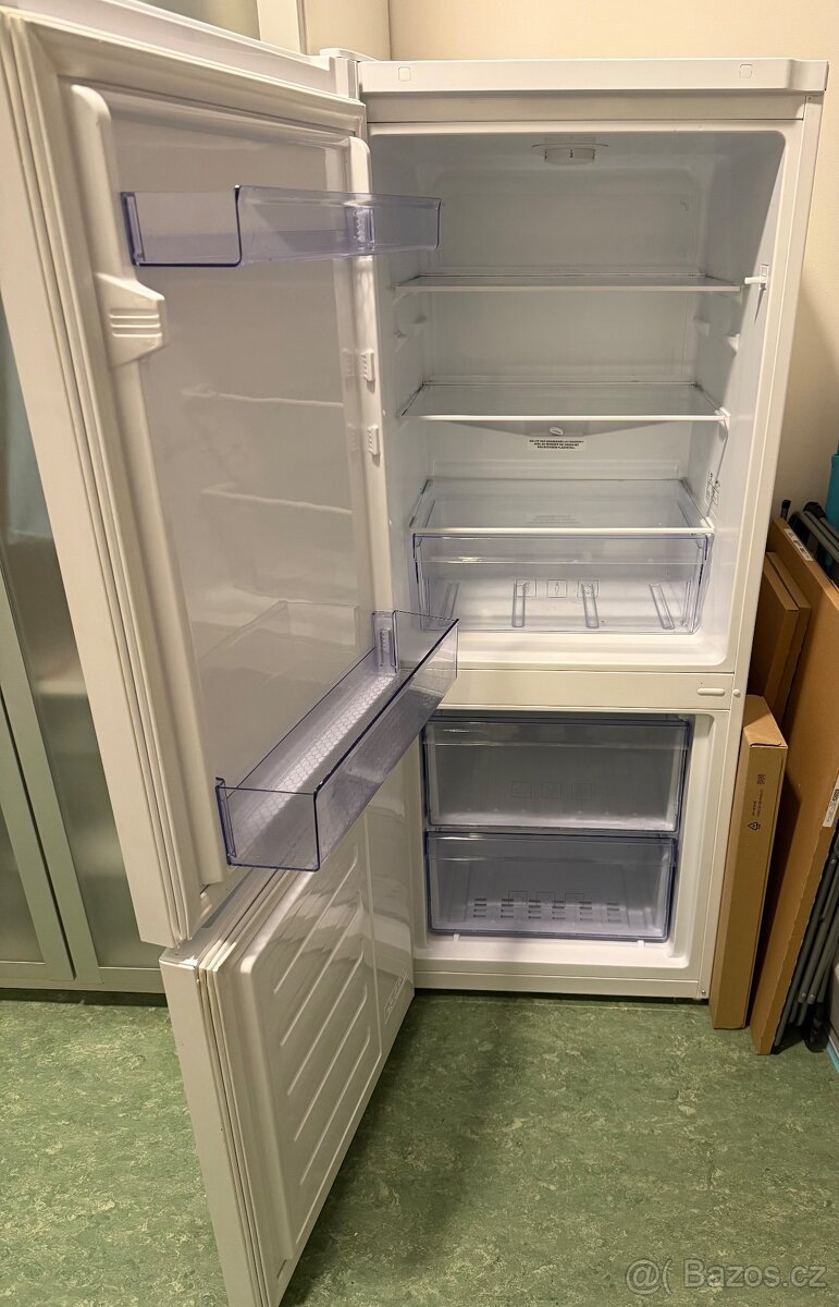 Lednice s mrazákem Beko