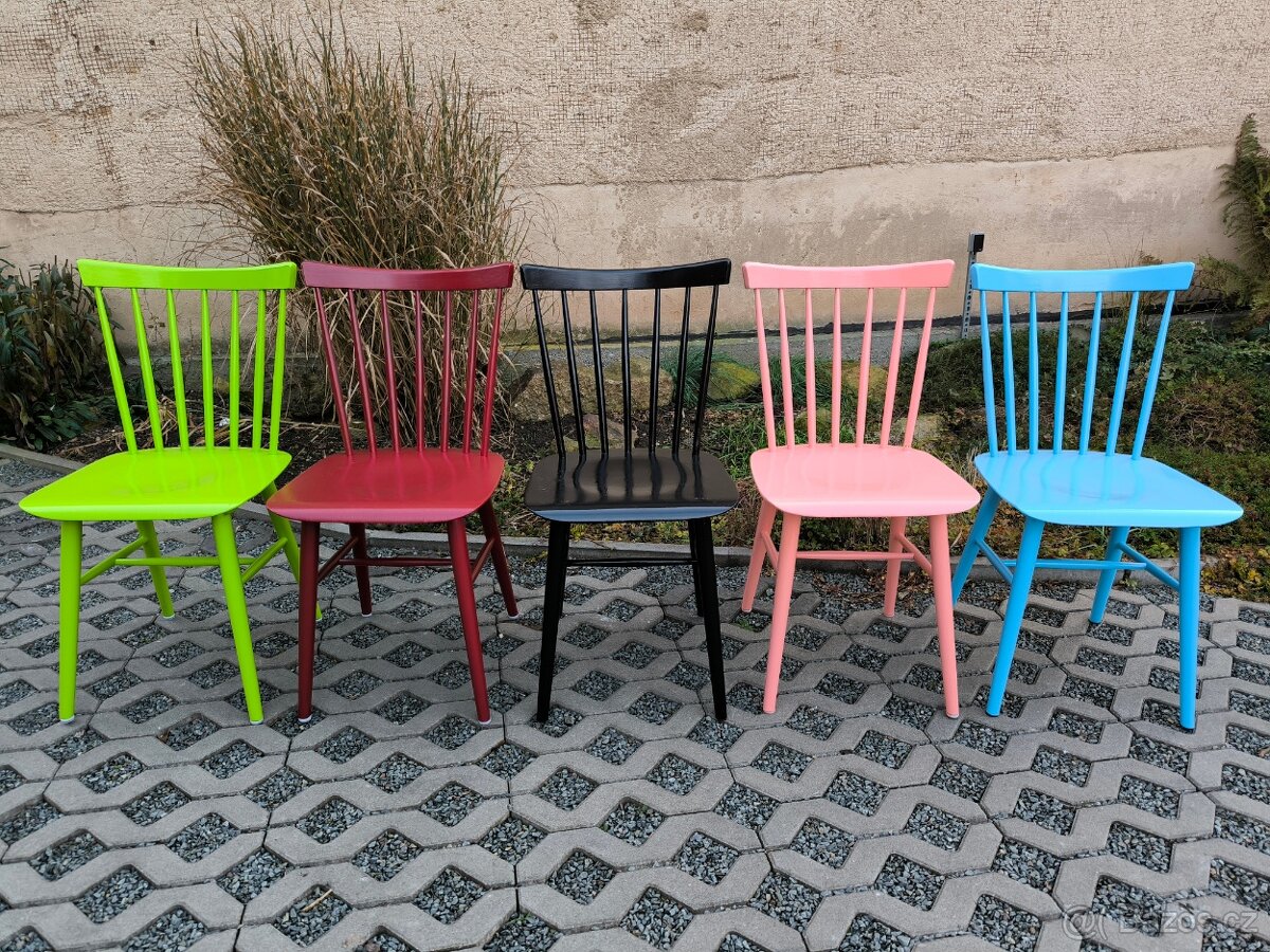 Barevné retro jídelní židle TON Ironica - 5 kusů