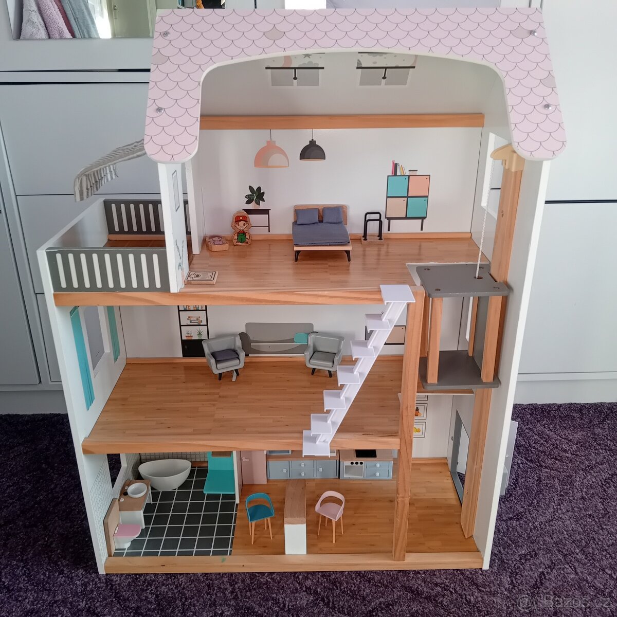 Dětský dřevěný domeček pro panenky