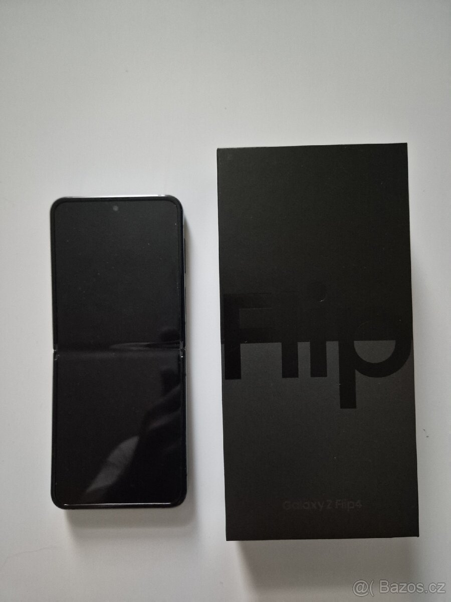 Samsung Galaxy Z Flip 4