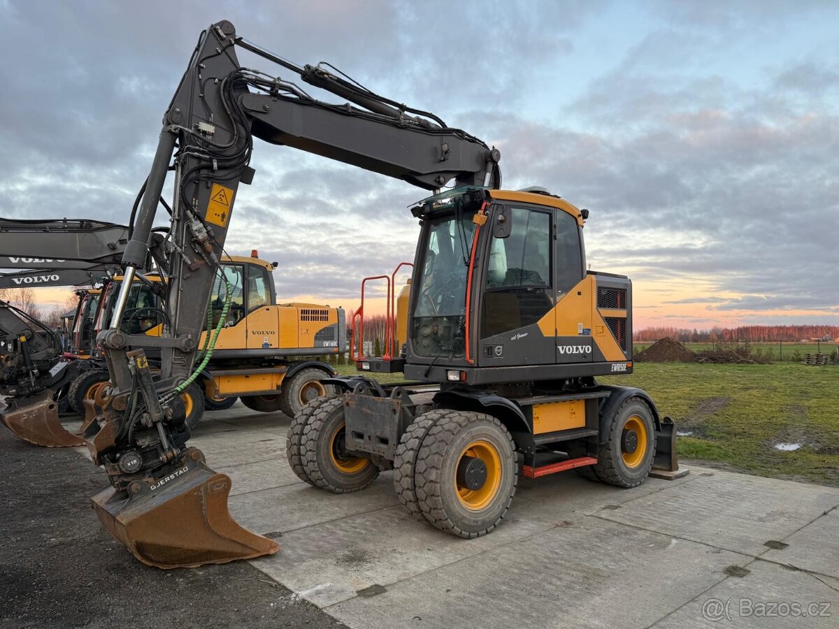 Kolový otočný bagr VOLVO EWR 150 E