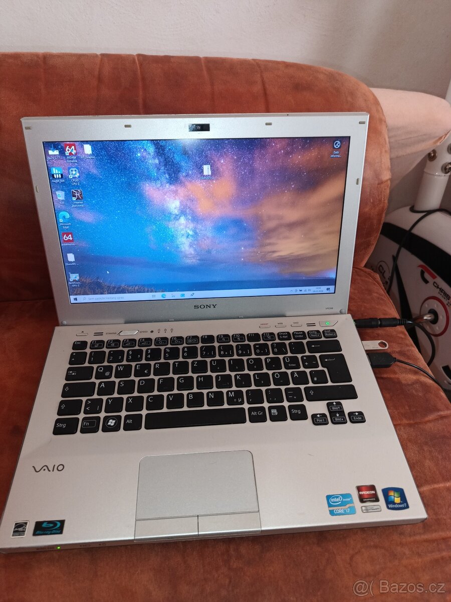 Sony VAIO i7 / SSD 240GB / Blu-ray / kovové tělo