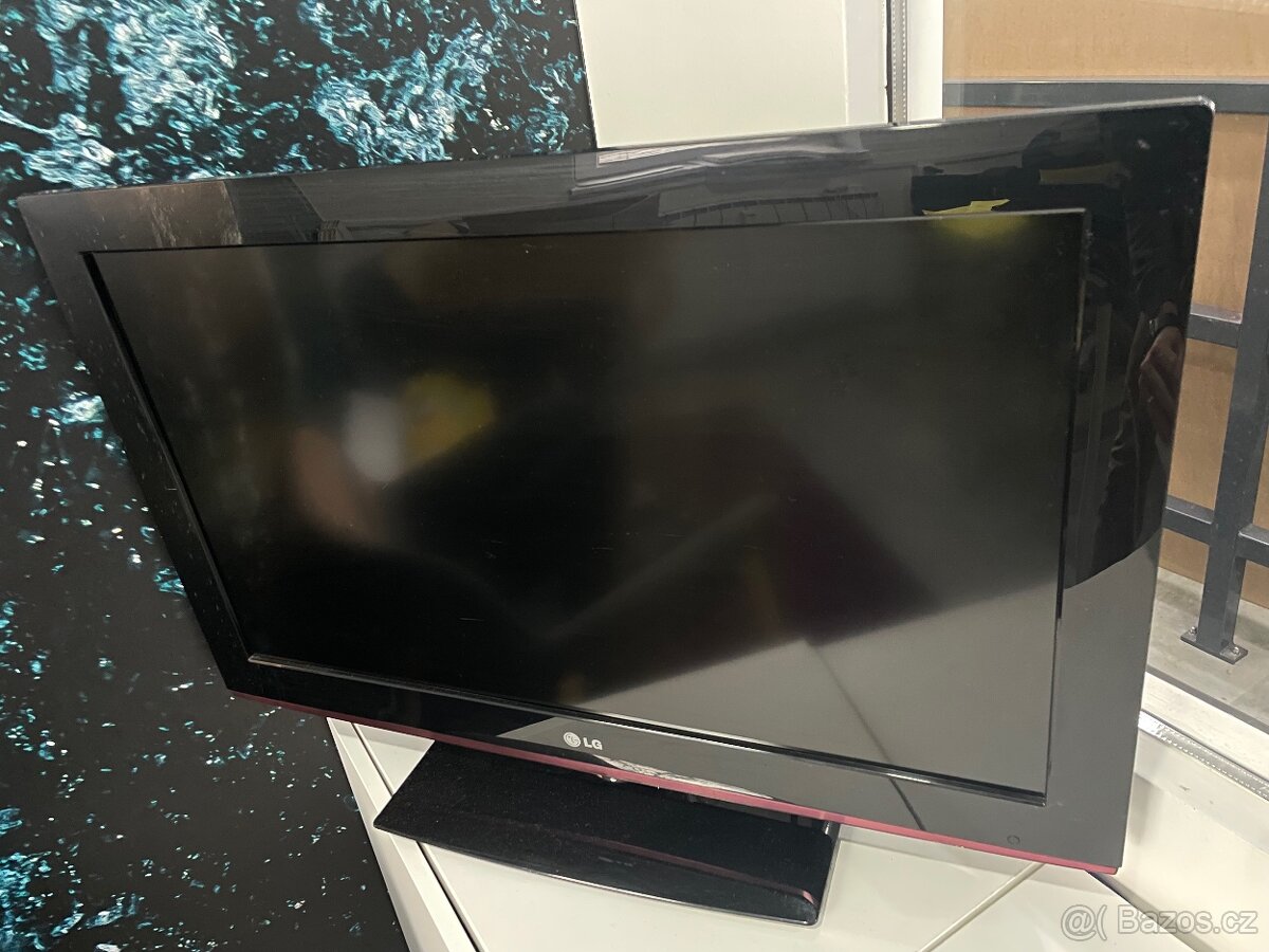 TV LG LCD 80cm úhlopříčka plně funkční bez vad