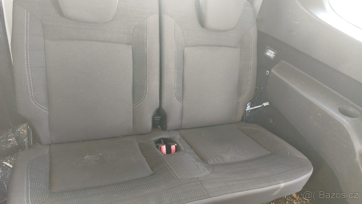 Dacia Lodgy sedačky