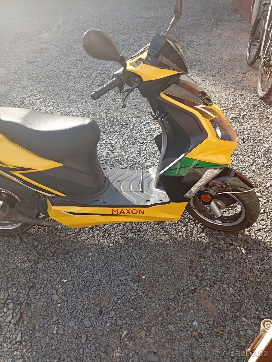 Skútr Maxon 50