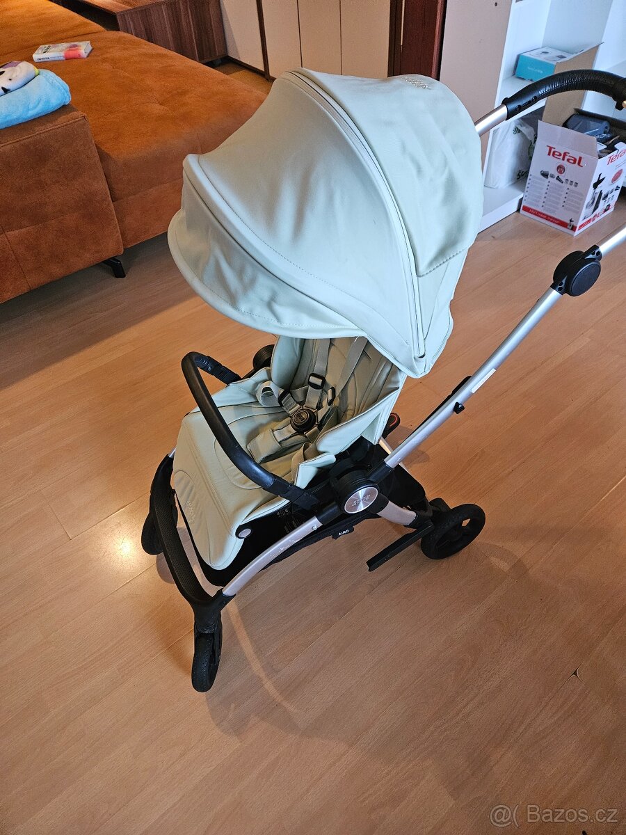 Kočárek Mamas Papas Airo, zánovní stav