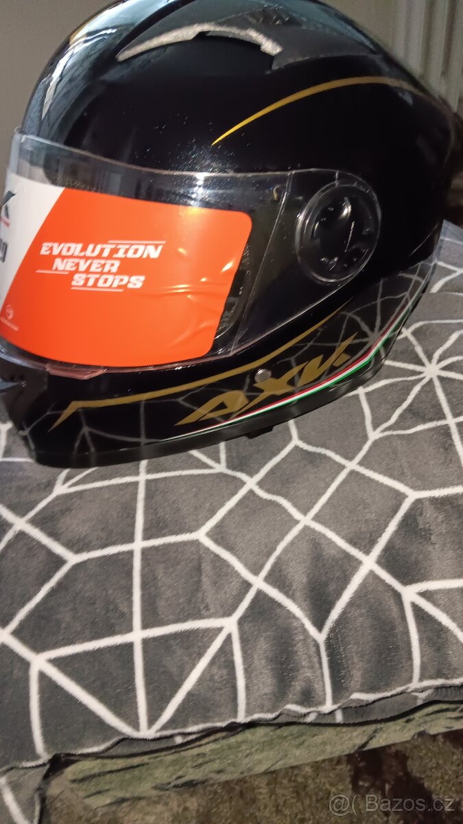 Helma na motorku