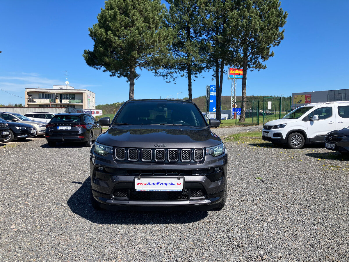 JEEP COMPASS 1,3 GSE DDCT LIMITED TAŽNÉ 36O KAMERY