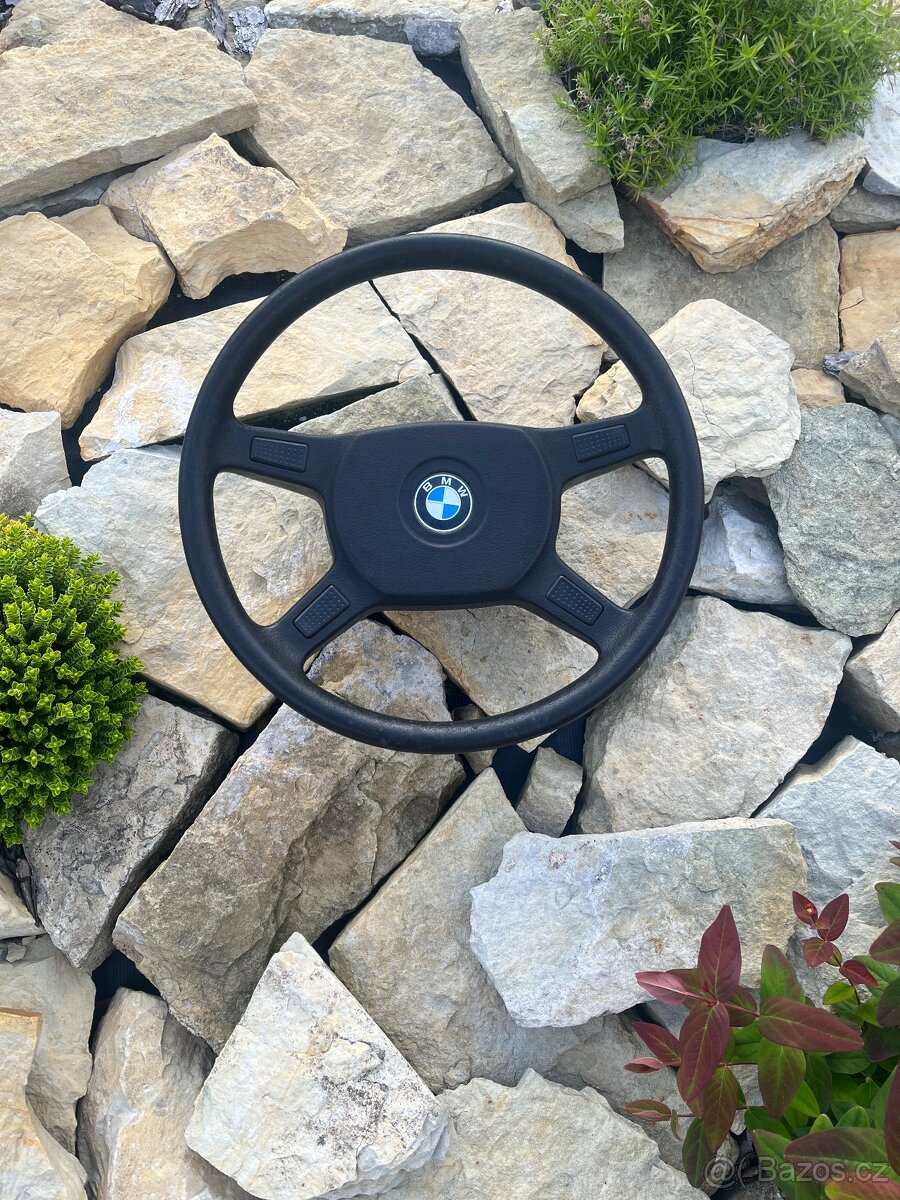 BMW E30 VOLANT