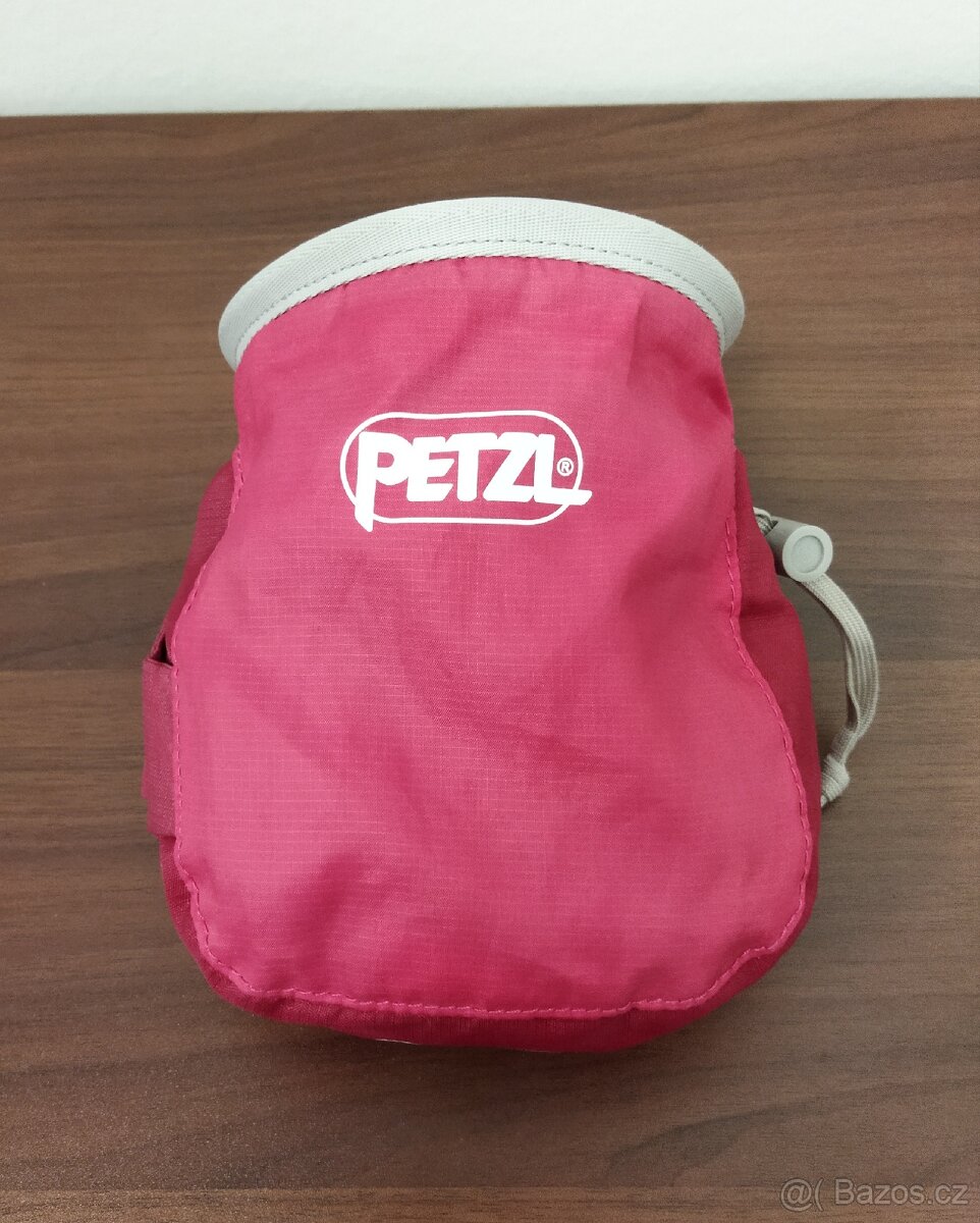 Pytlík na magnézium Petzl Saka růžový