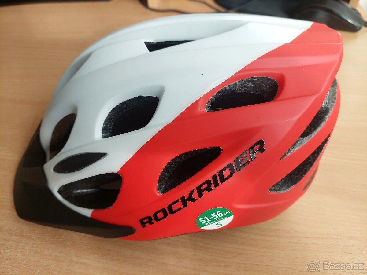 Cyklistická přilba helma