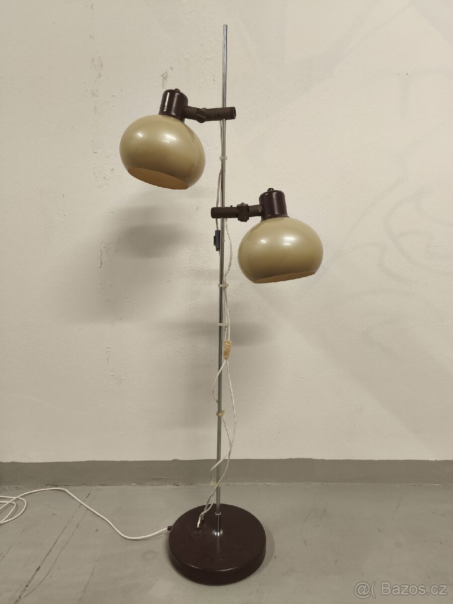 Retro stojací podlahová lampa