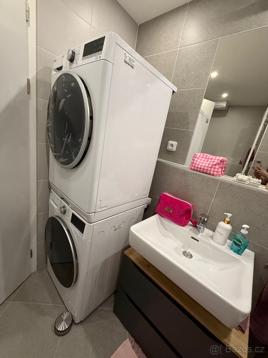 Nová parní pračka LG FA49V5VW1W + 10 let záruka na motor