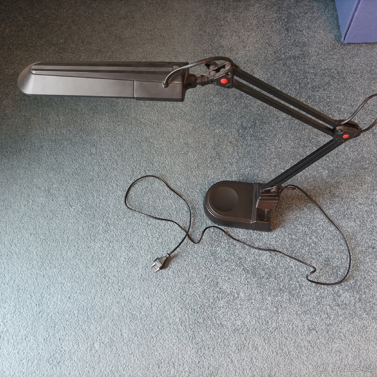 Prodám lampu na psací stůl