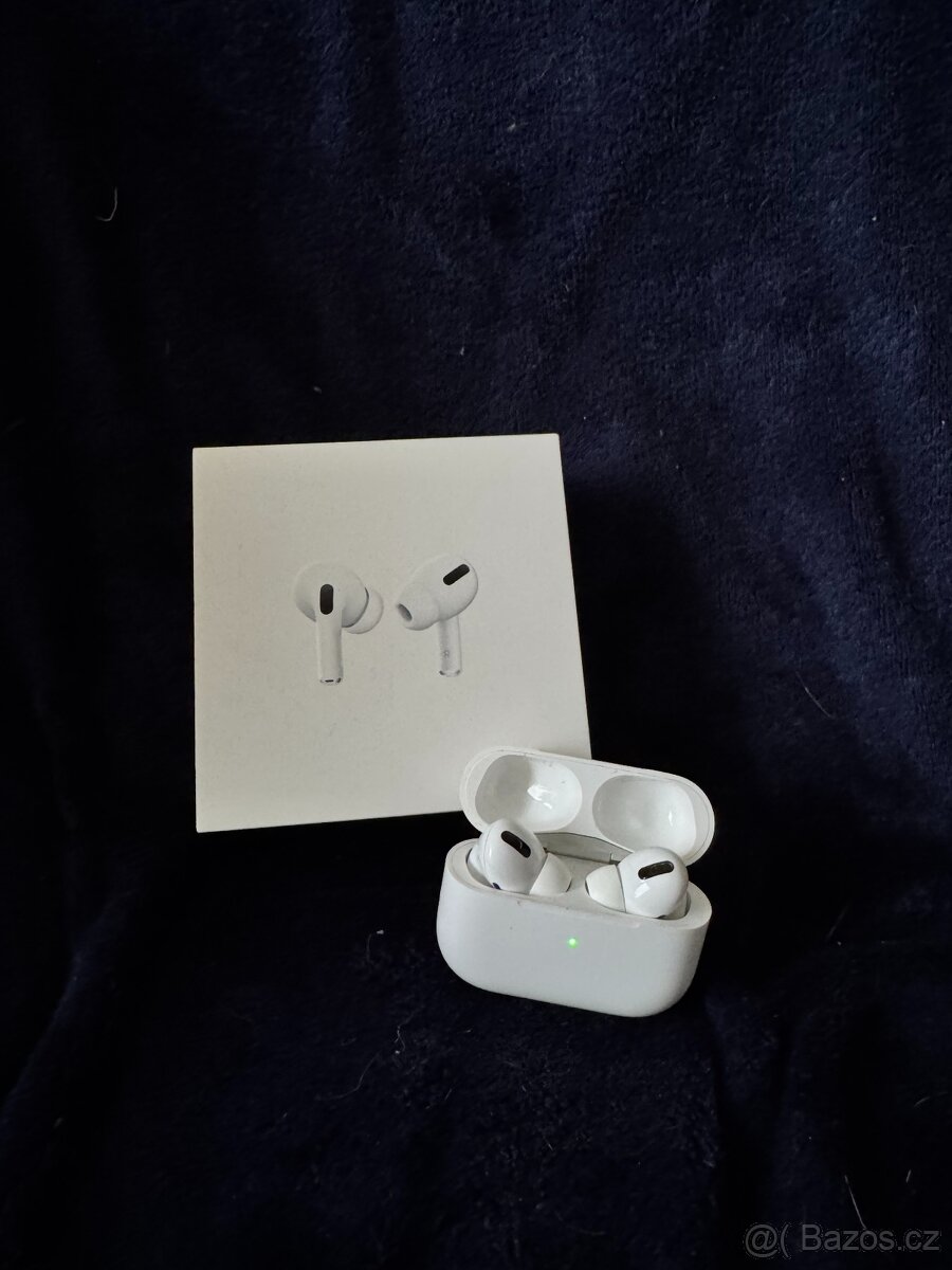 AirPods Pro 1 s bezdrátovým nabíjecím pouzdrem