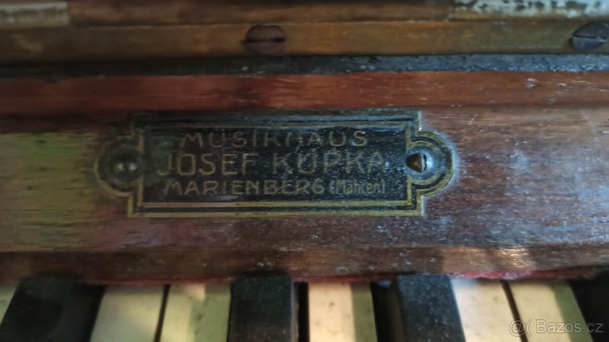 retro klavír