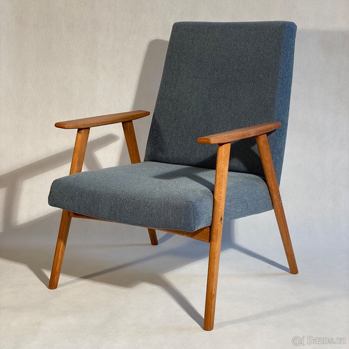 Retro kreslo Antonín Šuman