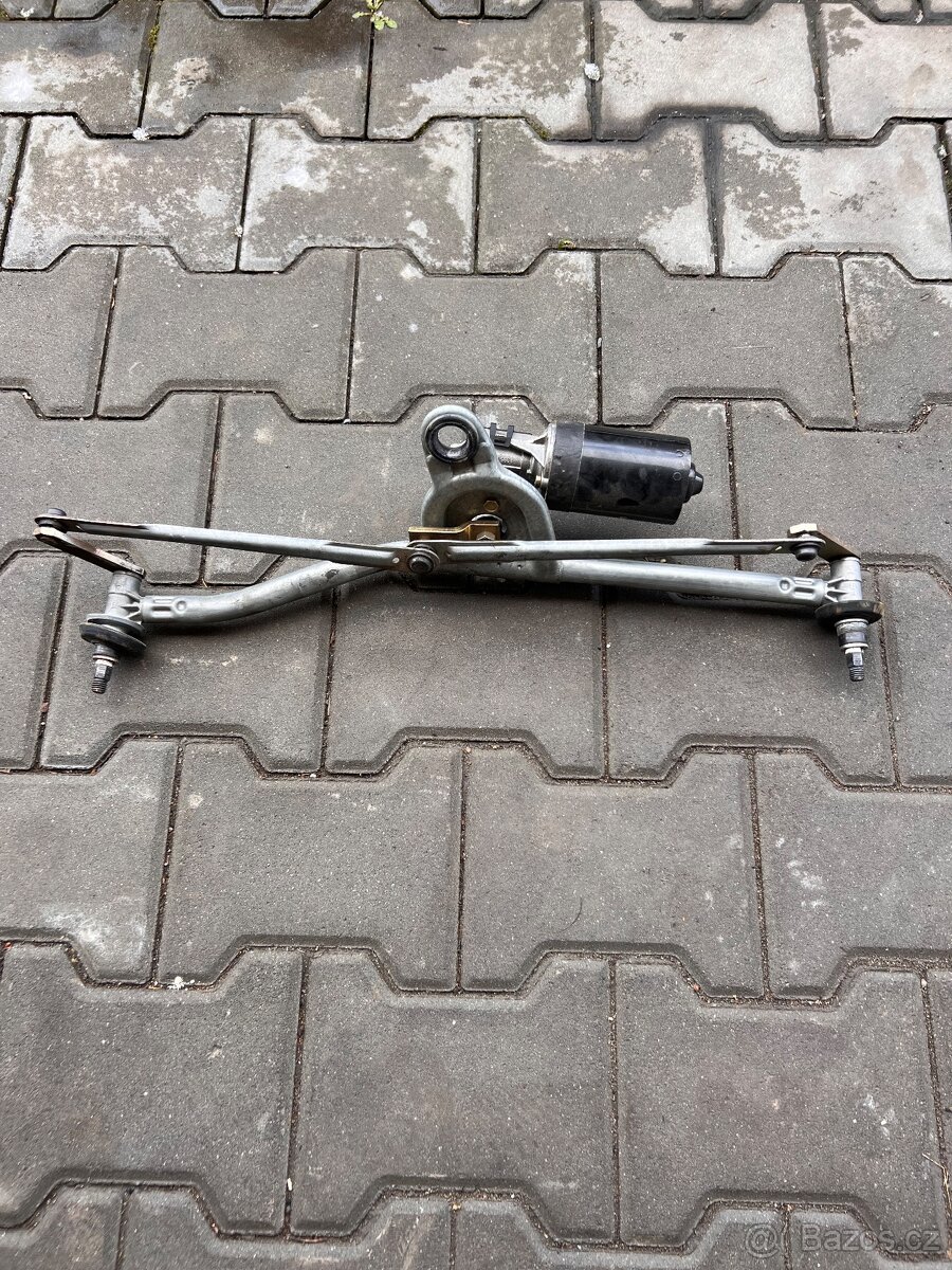 MECHANISMUS STĚRAČŮ PŘEDNÍ BMW e46