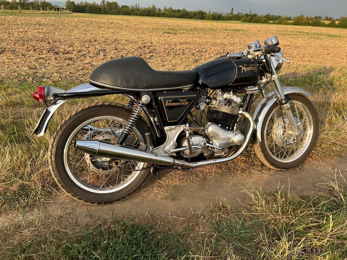 Norton Commando 750