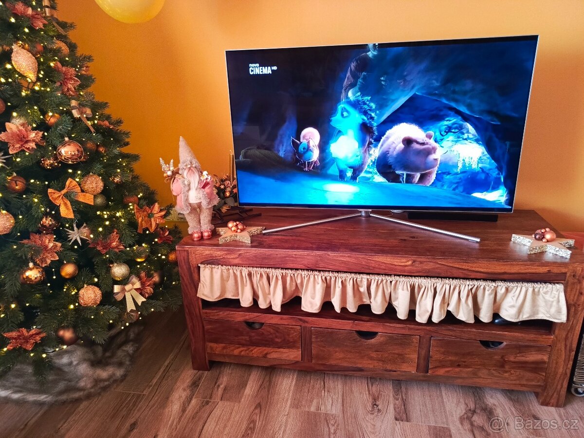 Masivní indický sheesham tv stůl