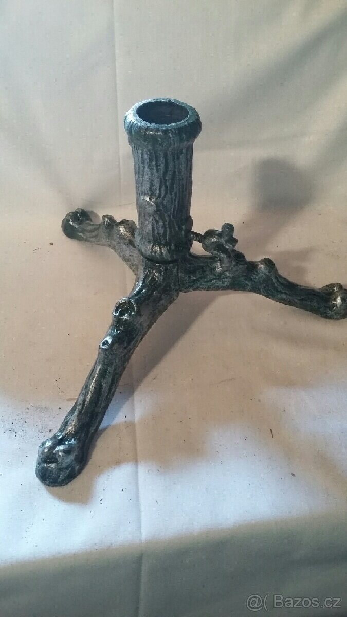 Stojánek na stromek