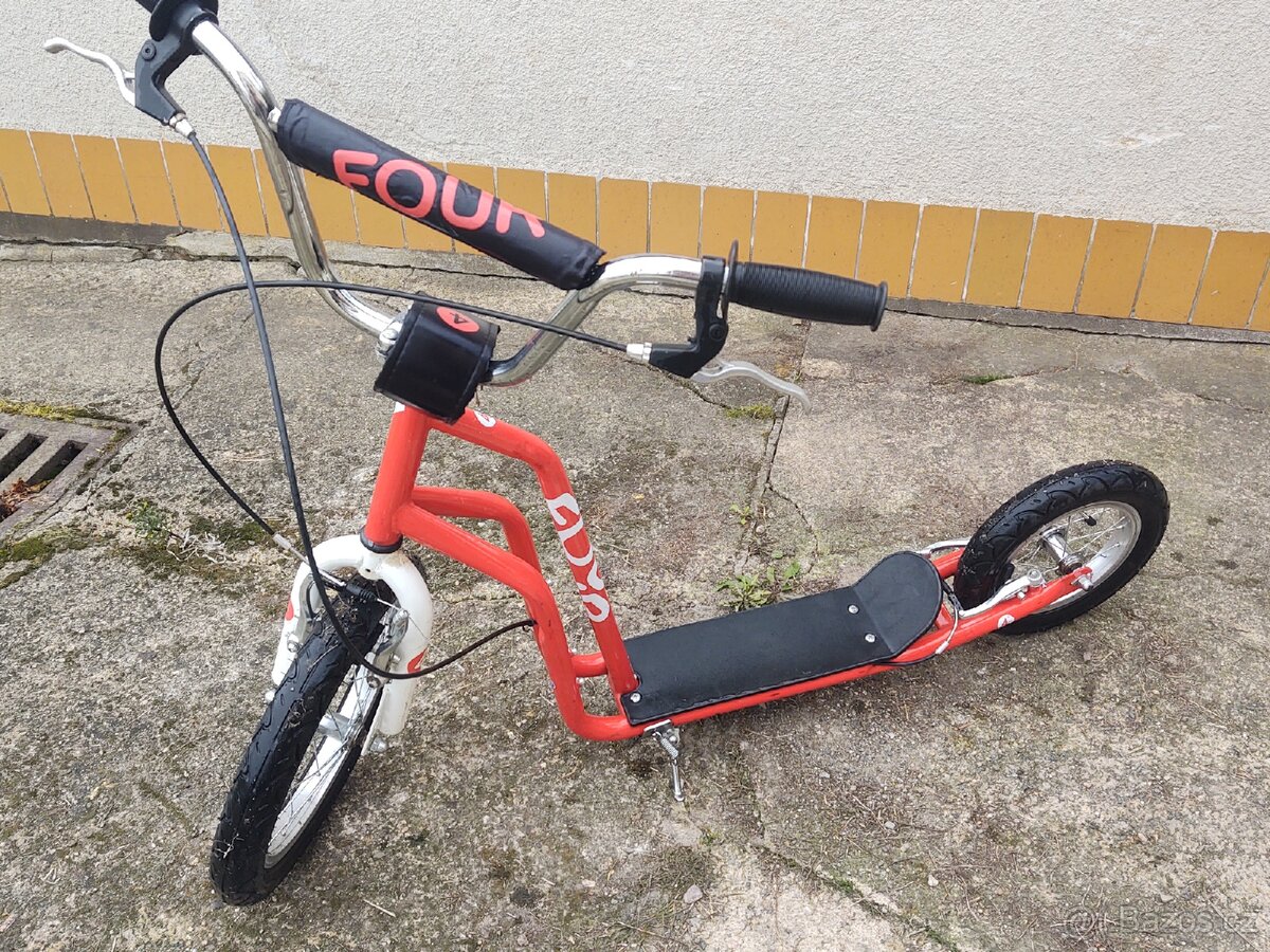 Koloběžka Yedoo Four