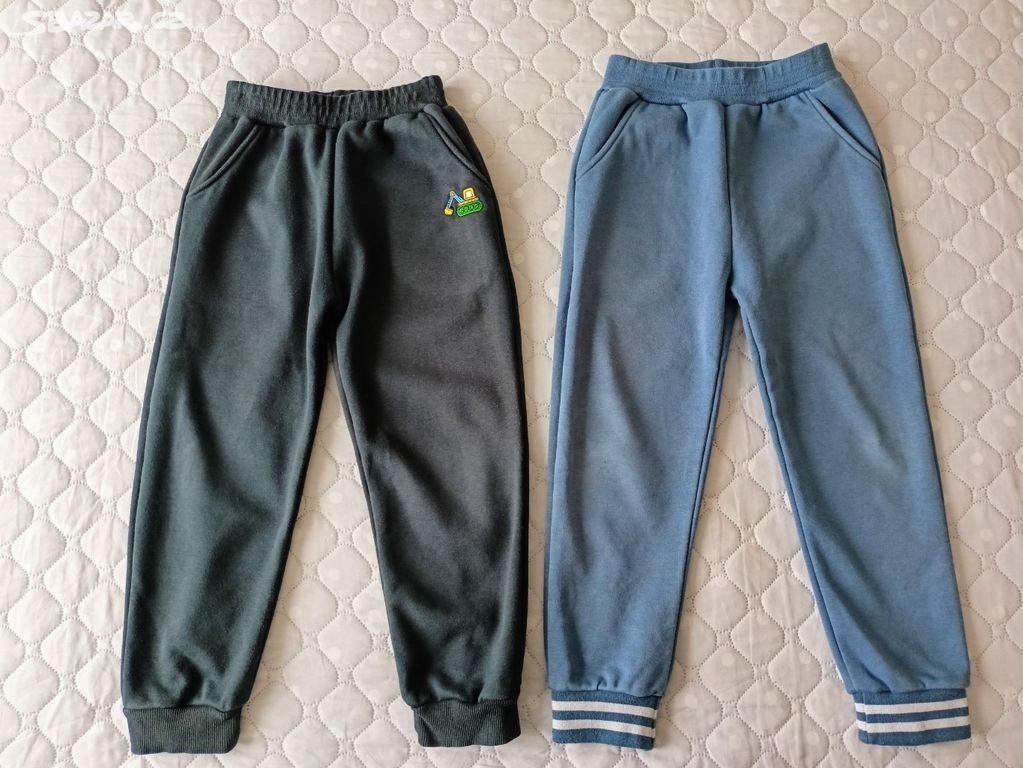2x Tepláky s fleece, vel.122-128
