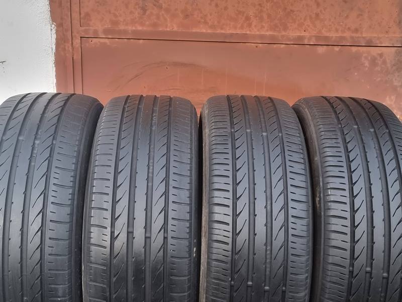 Zimní Toyo 215/50/18