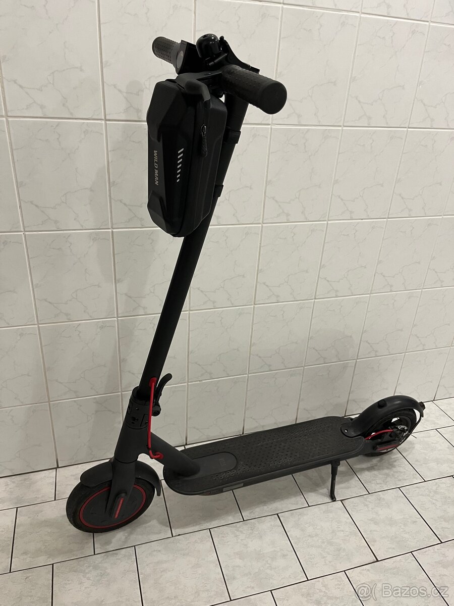 elektrokoloběžka Xiaomi Mi Electric Scooter Pro
