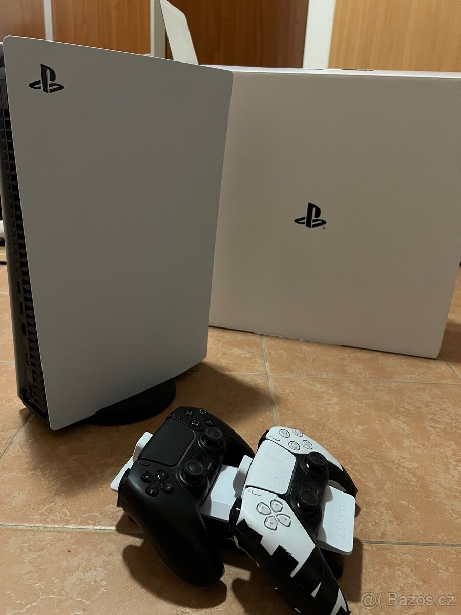Playstation 5 + 2 ovladače + 1TB SSD M2 + dokovací stanice