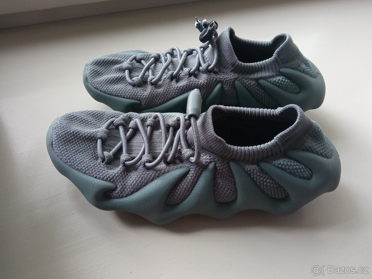 Boty Yeezy vel 33