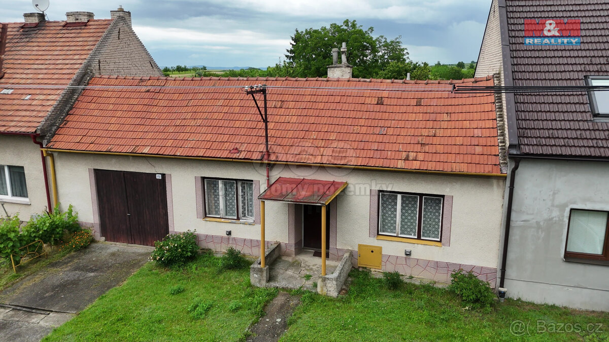 Prodej rod. domu na pozemku 3194 m², Hroznová Lhota