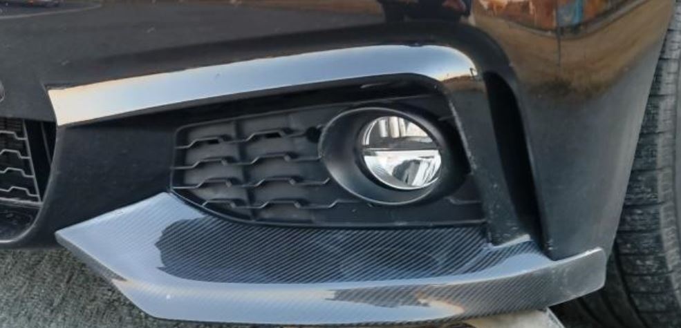 BMW F32 predni naraznik s karbon. komponenty