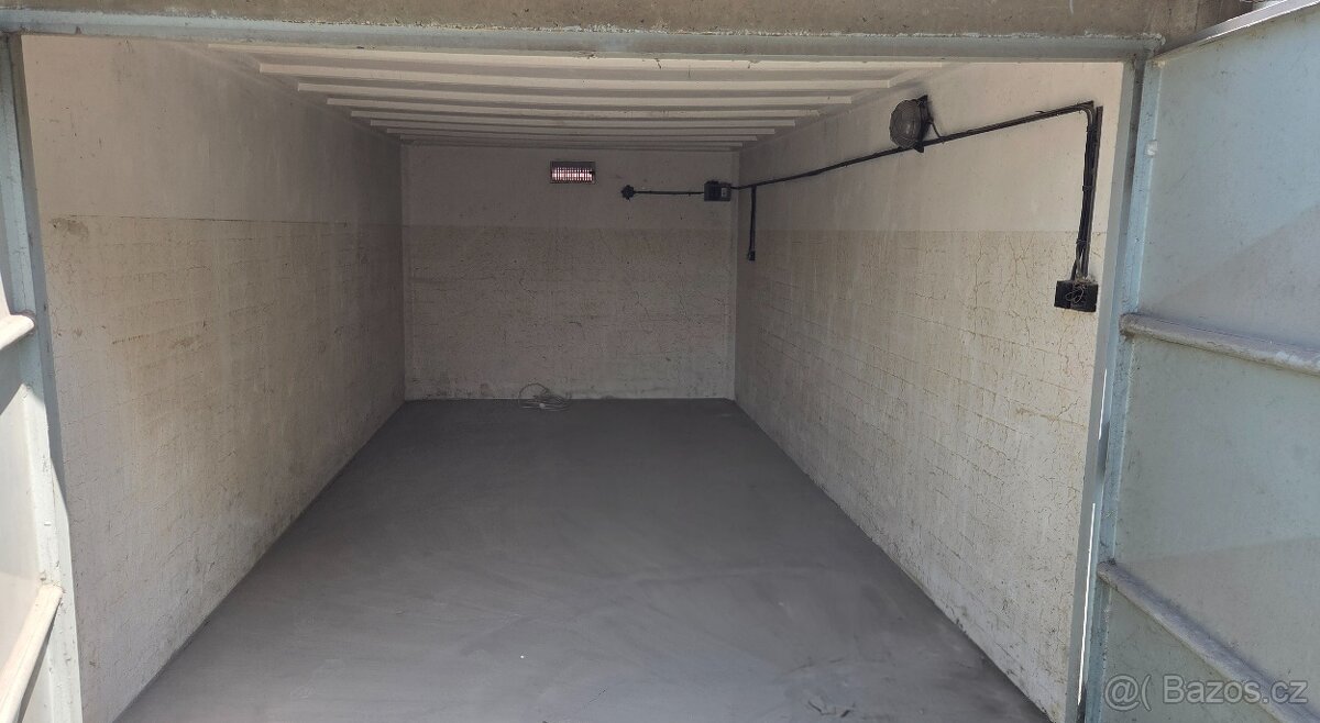 Pronájem garáže, ulice Pasteurova, Olomouc - 18m² s elektřin