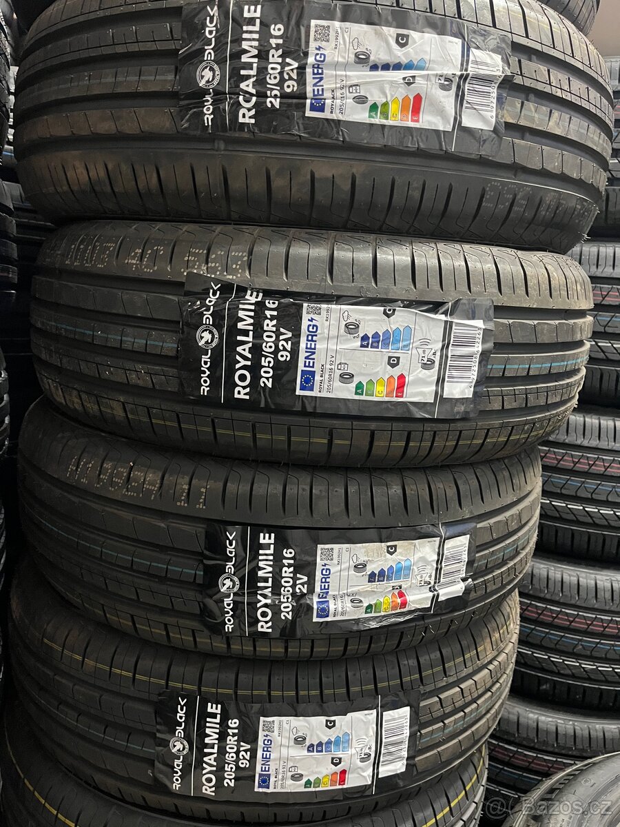 205/60/16 Royal