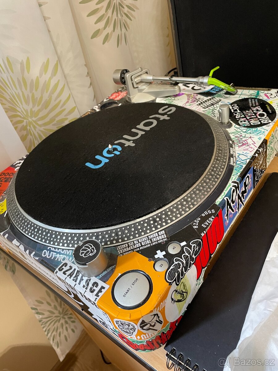 DJ a audio retro set – Stanton + Numark + Tesla – 7 500 Kč