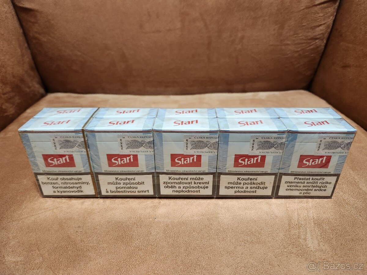Retro kartón cigaret MODRÉ START, 50 Kč kolek