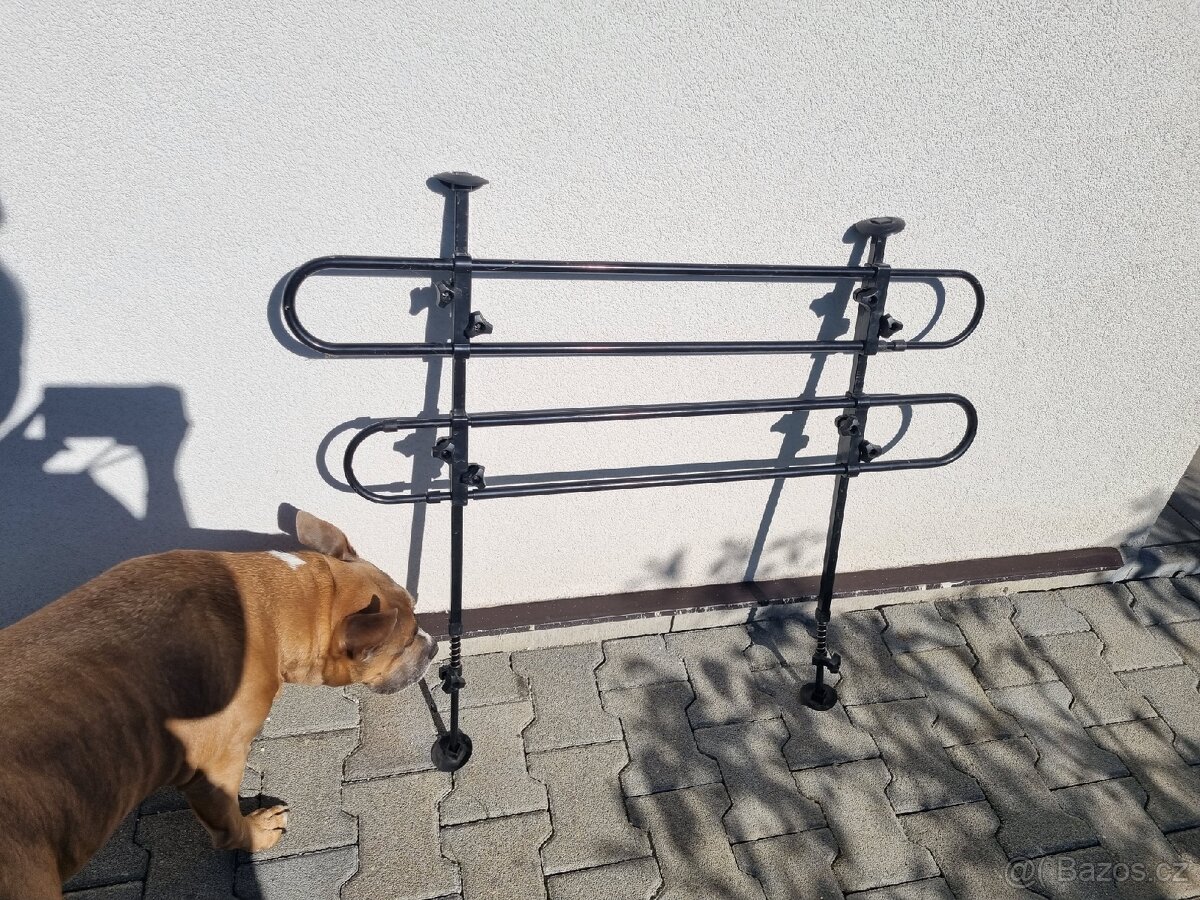 Mříž do auta