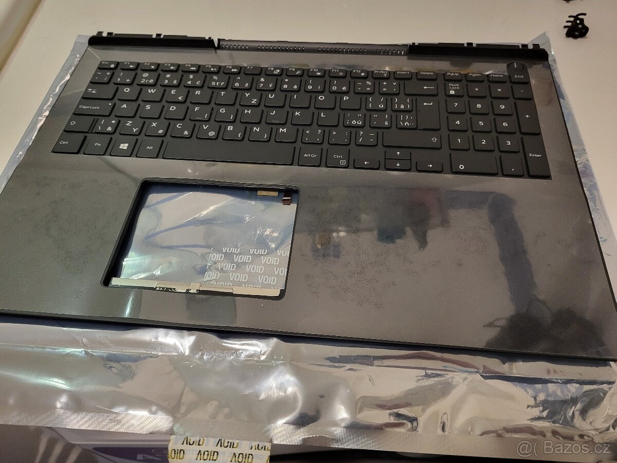 Horní díl (palmrest) na Dell Inspiron 7567 7566