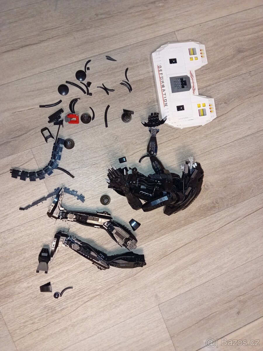 Lego vetřelec
