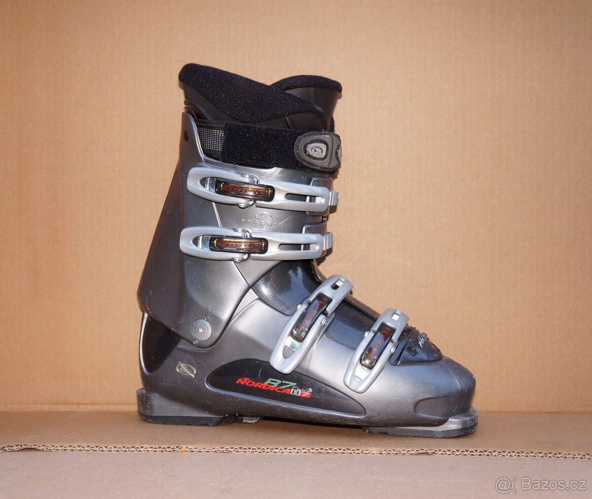 Pánské lyžáky 44,5 Nordica nadměrná velikost 29 (10UK; 44,5)