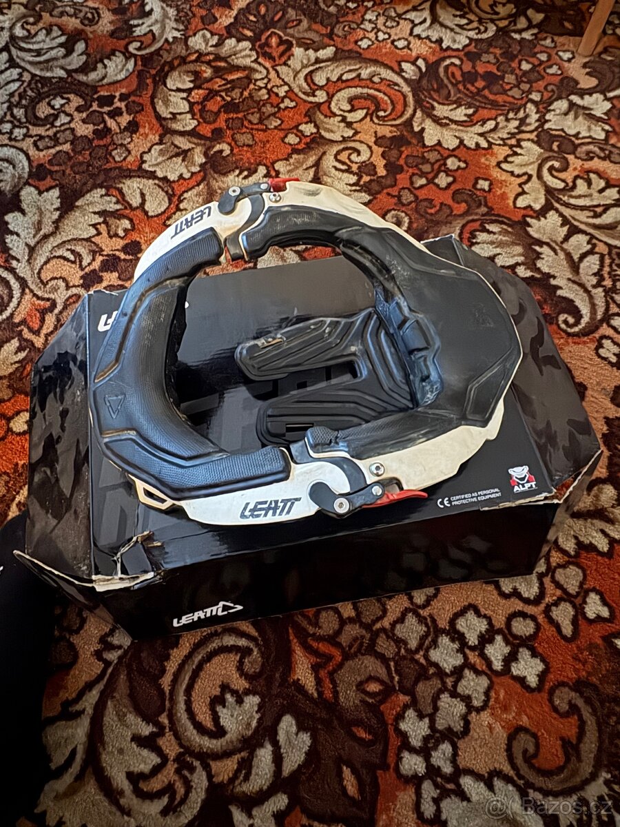 Krční chránič leatt