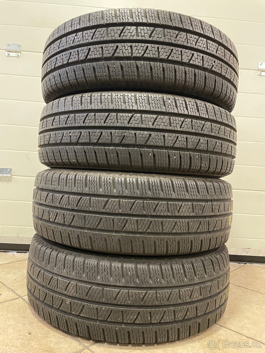 Pirelli Carier Winter TS570P 215/65 R16C 4Ks zimní pneu