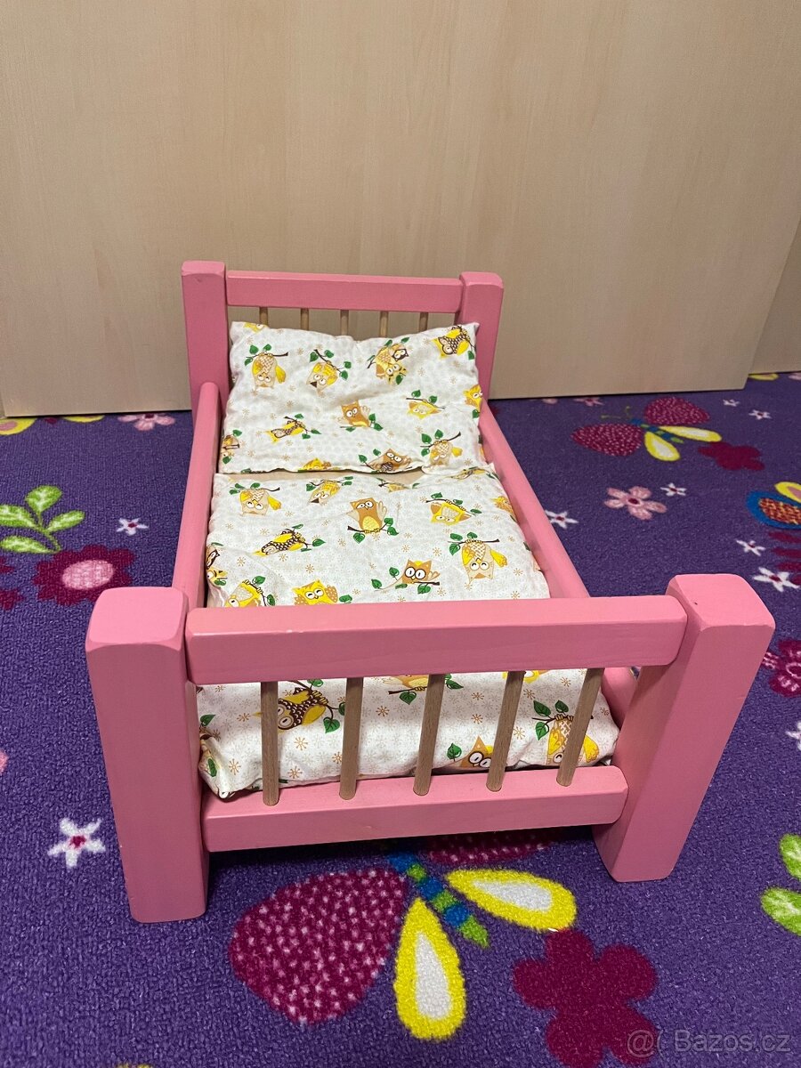 Dřevěná postýlka pro panenky