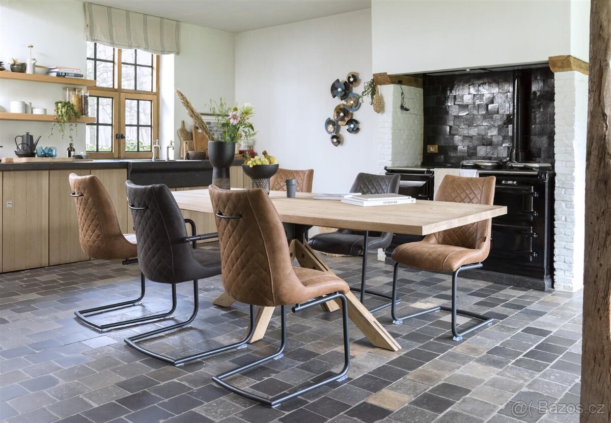 Masivní dubový jídelní stůl - Jardino