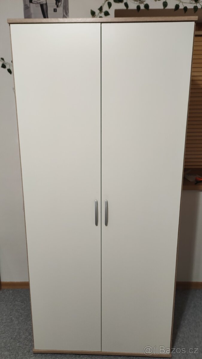 Prodám šatní skříně, 2 kusy